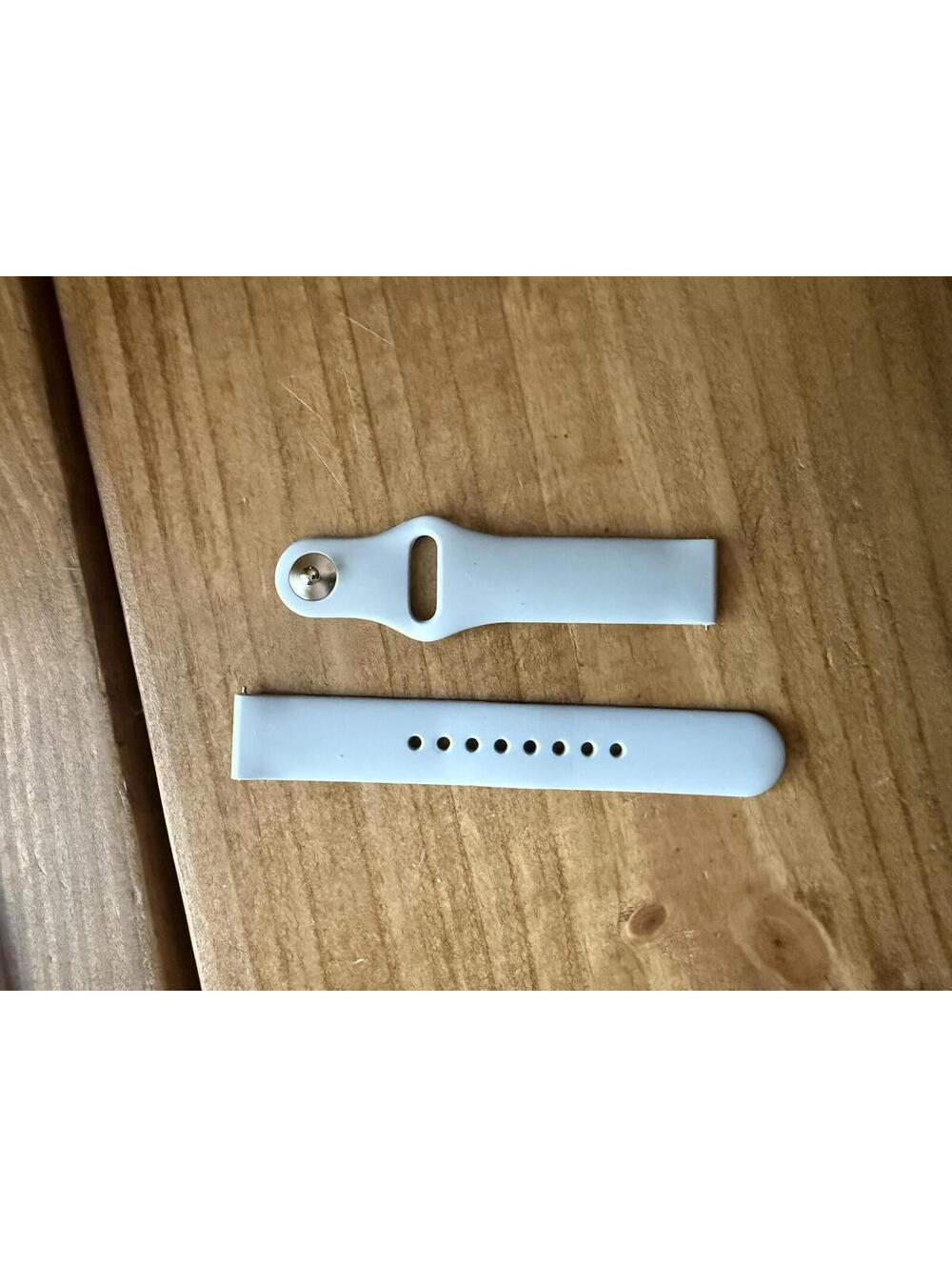 GTR 4/3/2 White Silicone Replacement Watch Band 18 MM
